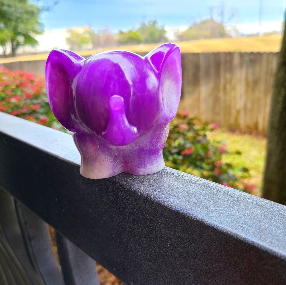 Handmade resin and epoxy beauty blender holder